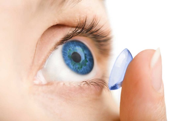 6 مزیت استفاده از لنز تماسی